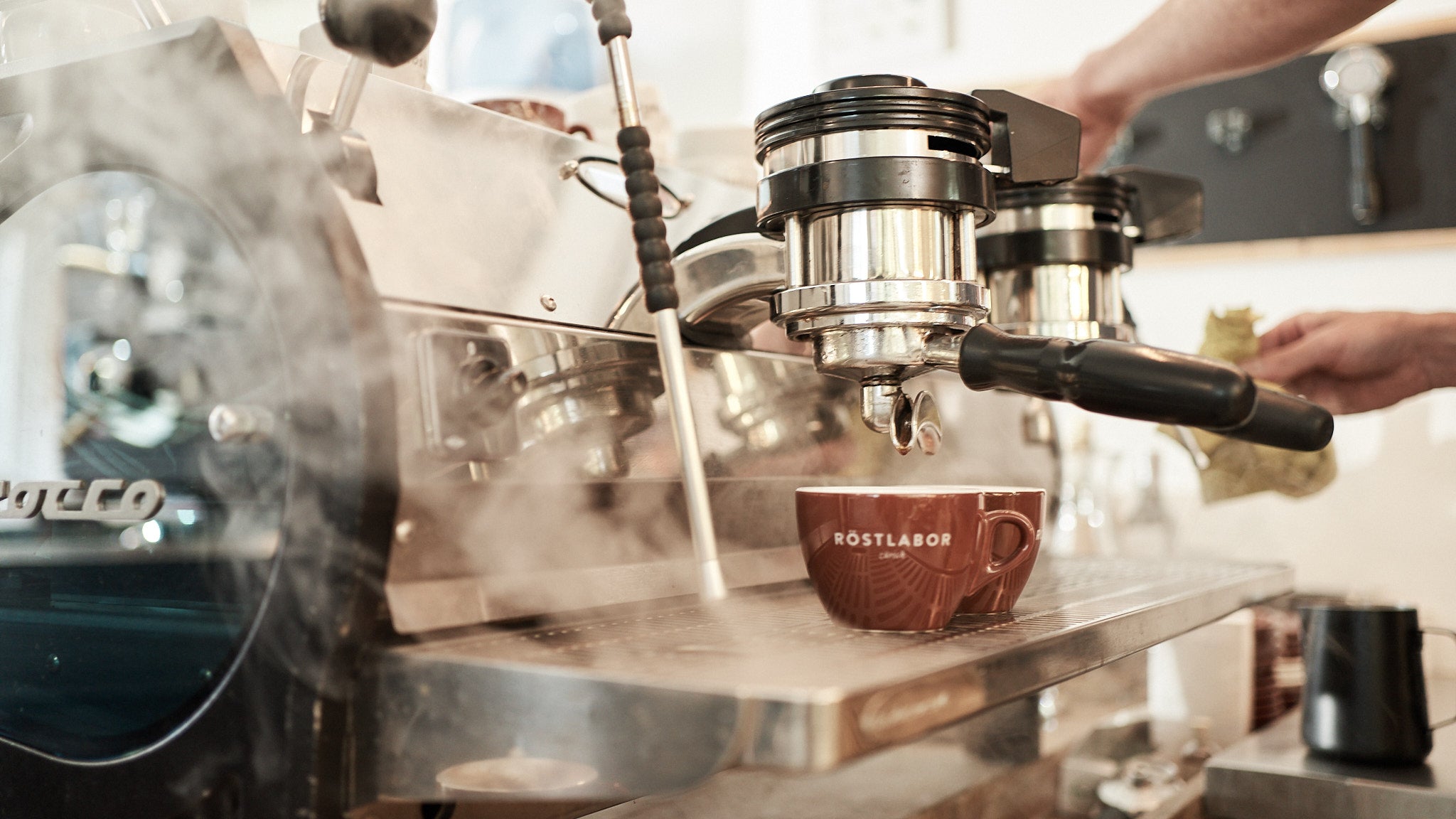Espressomaschine mit viel Dampf